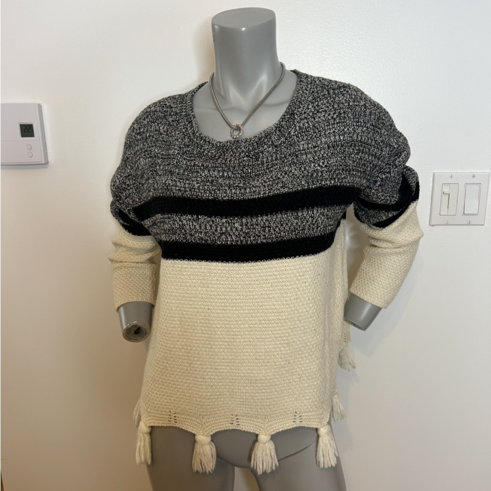 Beautiful Kookai Gray and Cream Tassel Sweater❤️S